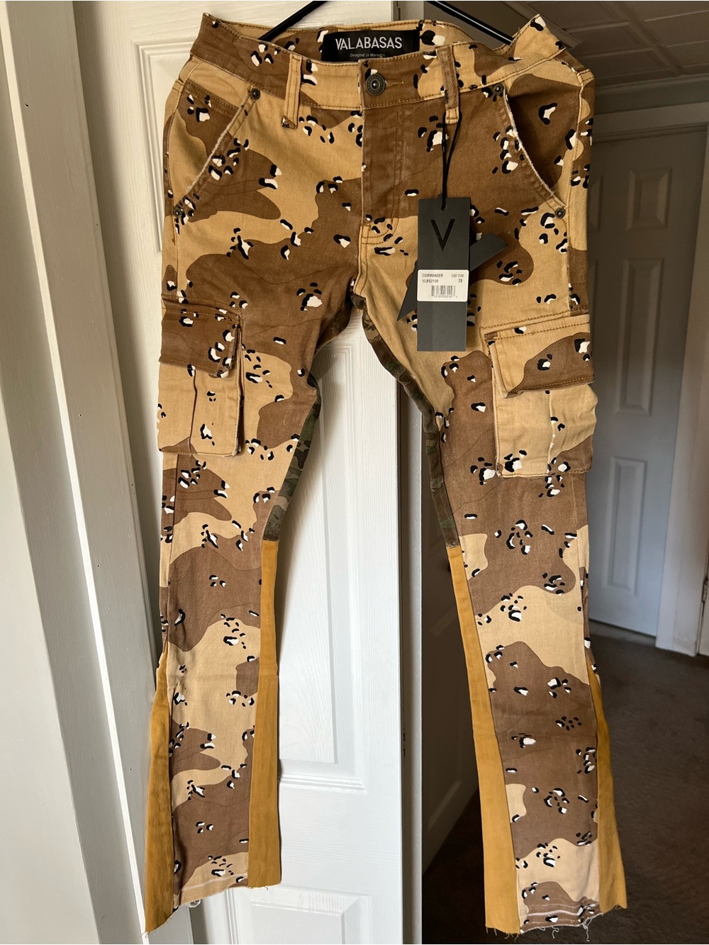 Valabasas Men’s Stacked Cargo Jeans